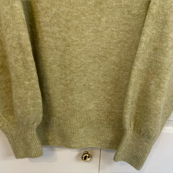 Cream Light Sage Green V-Neck Pullover - Picture 7 of 13